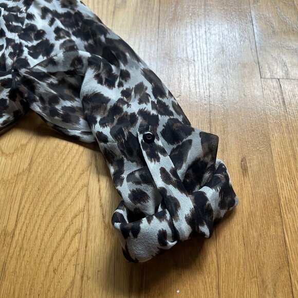 Diane Von Furstenberg Size 2 Leopard Print 100% Silk Chiffon Button-Up Blouse - Picture 12 of 14